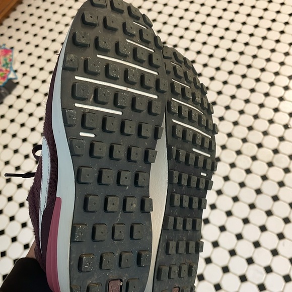 Nike Waffle One SE - Picture 6 of 12